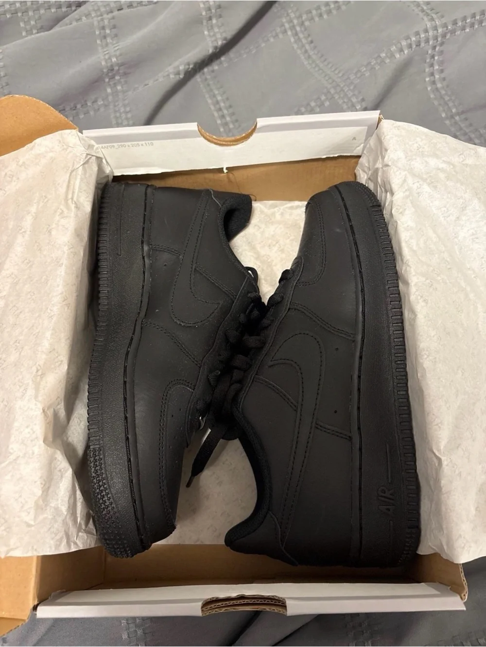 Nike Air Force 1 GS Size 6.5 – Triple Black / All Black (size 8 women’s